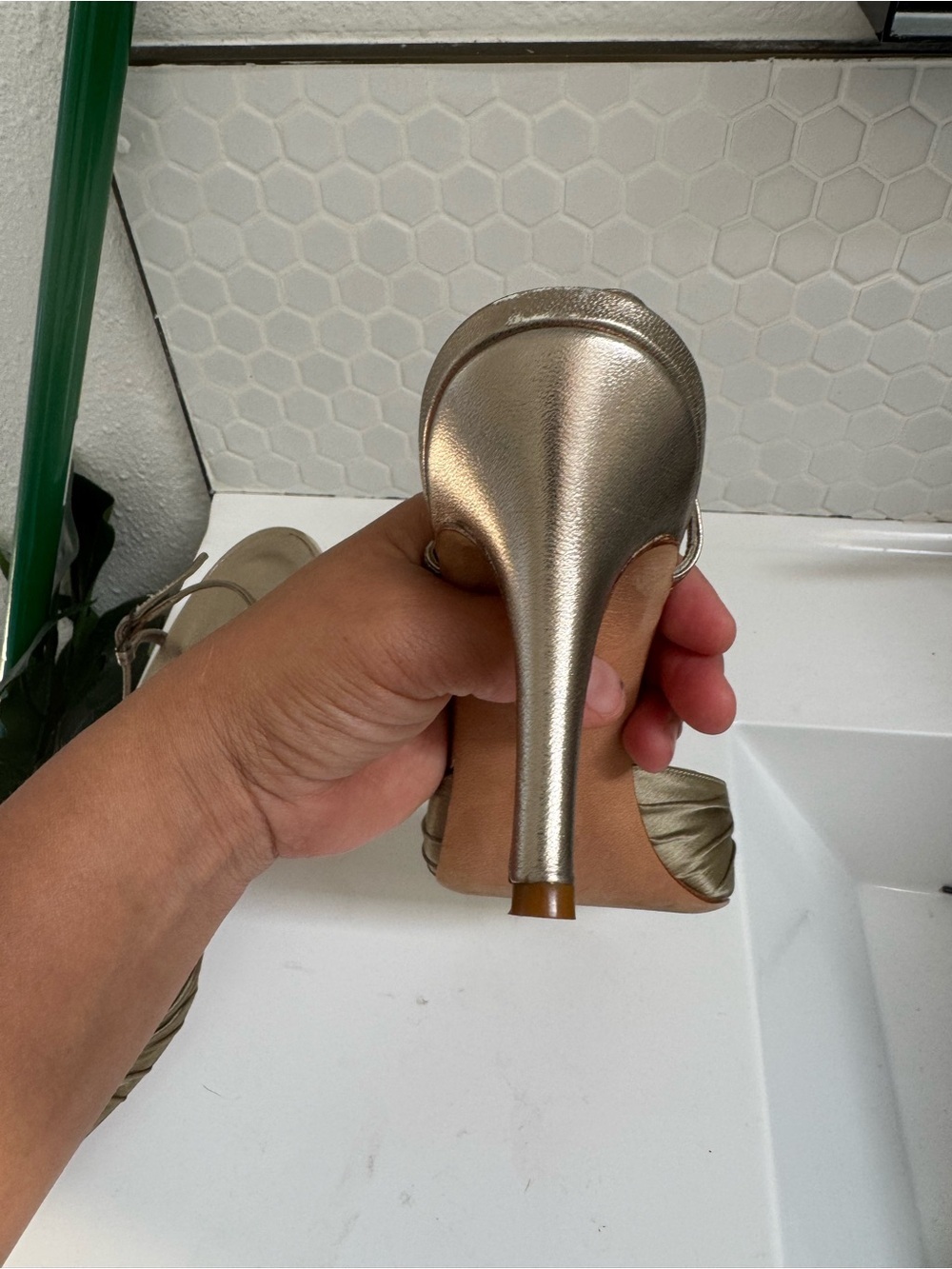 Manolo Blahnik Vintage Y2K Metallic Gold Slingback Peep-Toe Heels - Picture 8 of 11